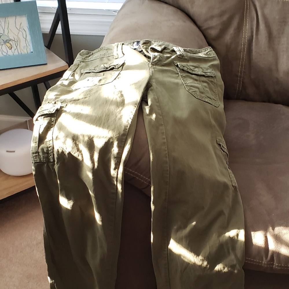 AE green cargo pants